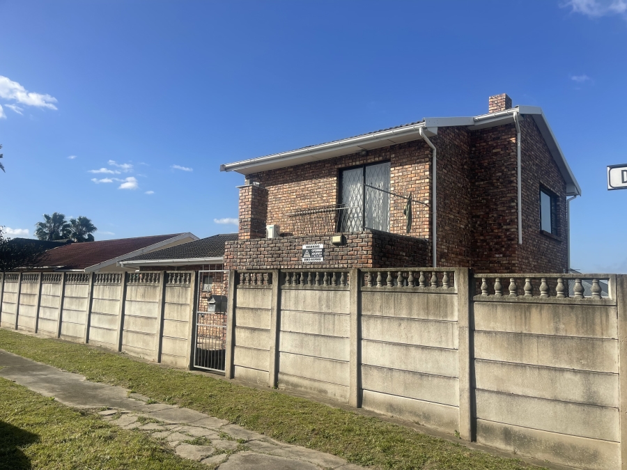 4 Bedroom Property for Sale in Cambridge West Eastern Cape